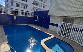 LINDO APARTAMENTO EM UBATUBA NA PRAIA DO ITAGUA, SAUNA, PISCINA, WI-FI, AR CONDICIONADO, 2 VAGAS DE ESTACIONAMENTO e BELA VISTA DA SACADA